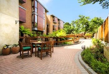 Cinnamon Care, Leah Lodge